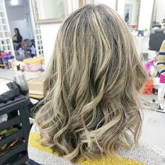 Coloração e mechas – Studio Chagas, Boqueirão, Praia Grande - SP – foto 7