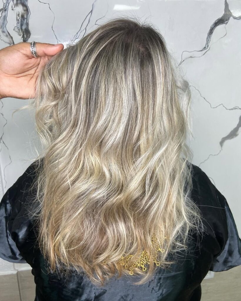 Coloração e mechas – Studio Chagas, Boqueirão, Praia Grande - SP – foto 10